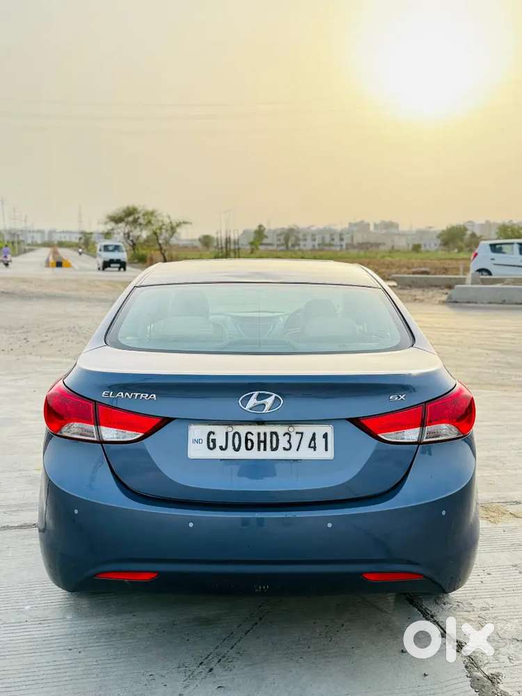 Hyundai New Elantra 2014 Petrol Well Maintained