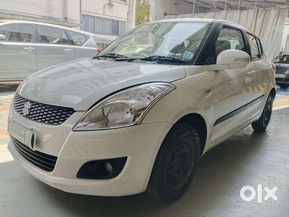 Maruti Suzuki Swift Vxi 1.2 Abs Bs-iv, 2013, Petrol