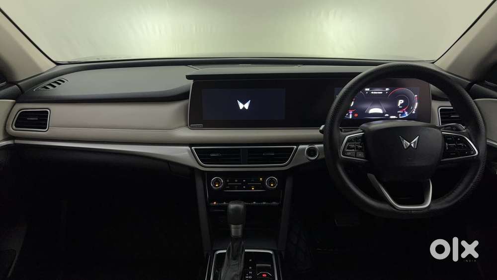 Mahindra Xuv700 2.2 Ax 7 Diesel At Luxury Pack Str, 2023, Diesel