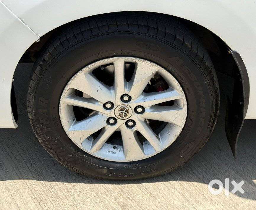 Toyota Innova Crysta 2.4 V 8 Str, 2017, Diesel