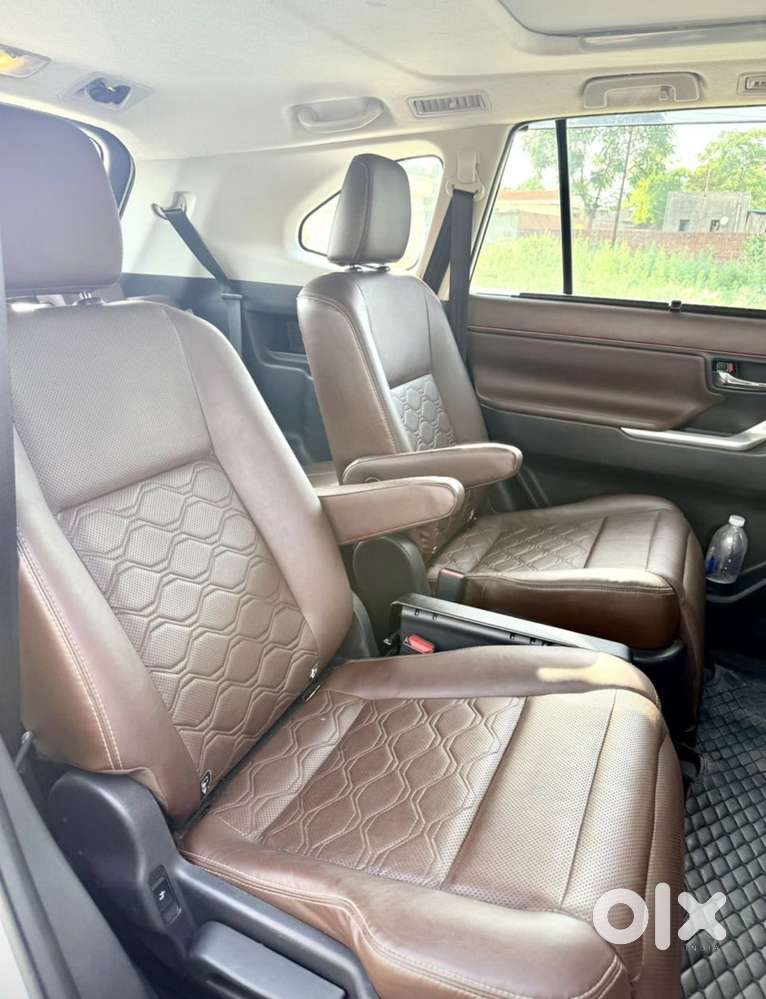 Toyota Innova Hycross 2.0 Zx Hybrid 7 Str, 2023, Petrol
