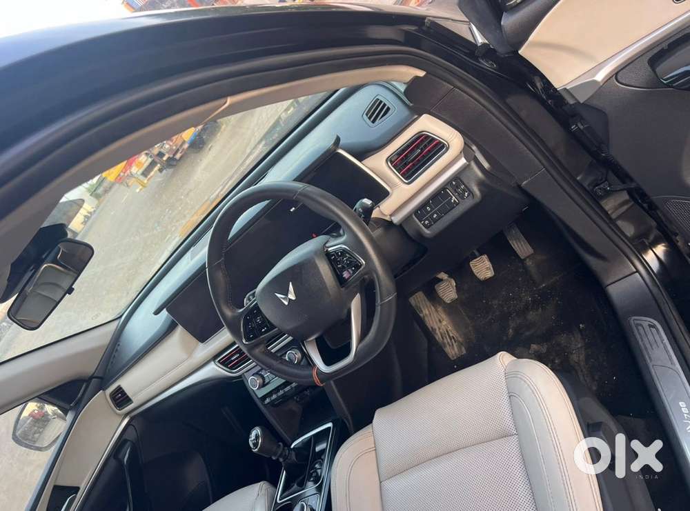 Mahindra Xuv700 Diesel 2025