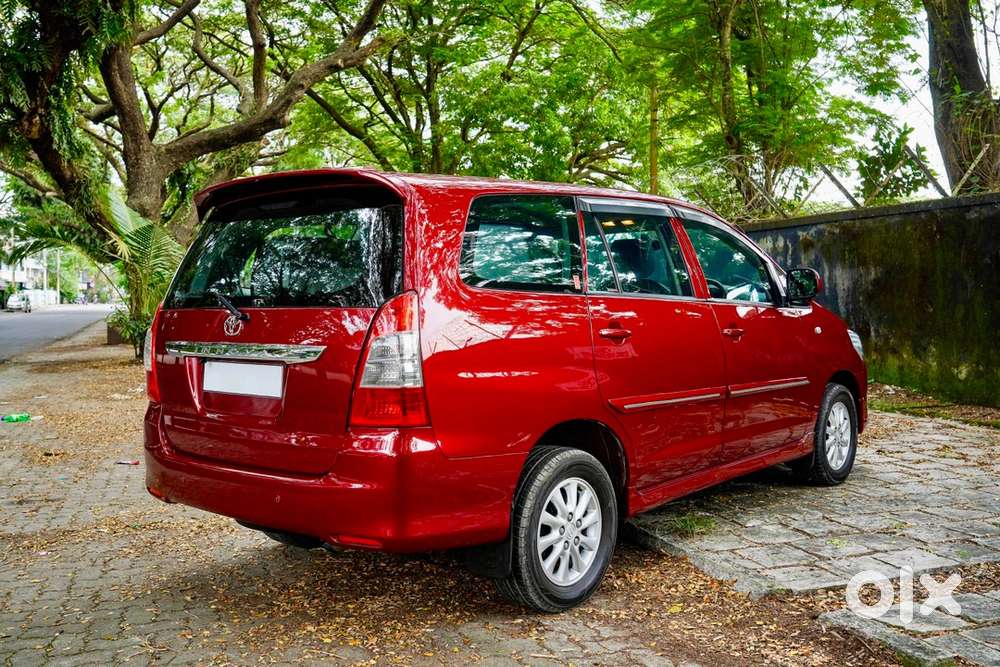 Toyota Innova 2012 - 8 Seater