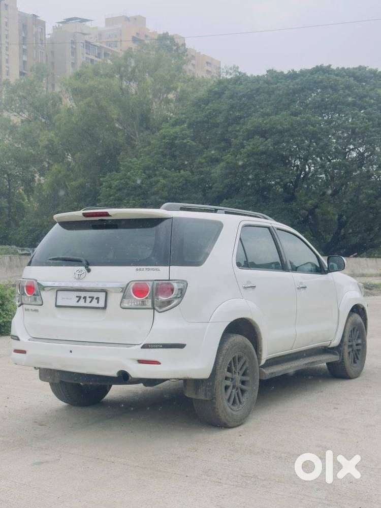 Toyota Fortuner 4x2 At, 2015, Diesel