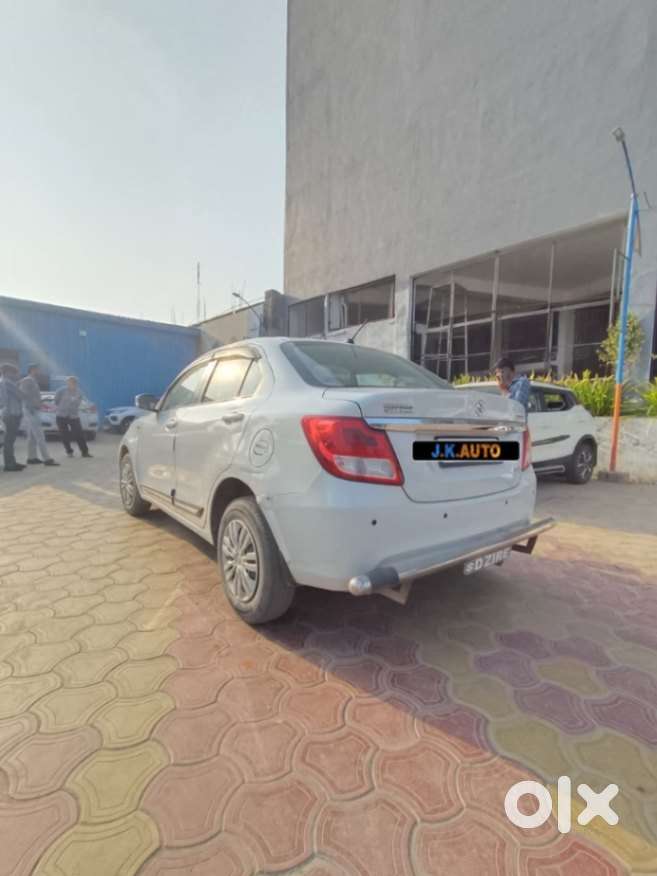 Maruti Suzuki Dzire 1.2 Vxi, 2018, Petrol