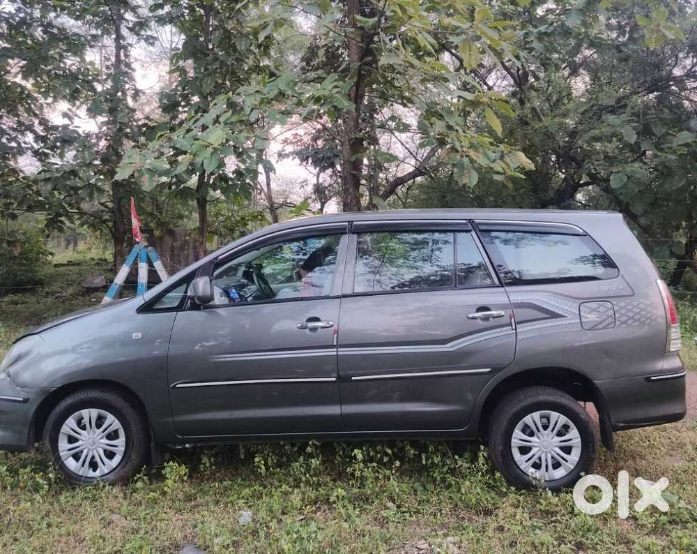 Toyota Innova 2.5 G (diesel) 8 Seater, 2010, Diesel