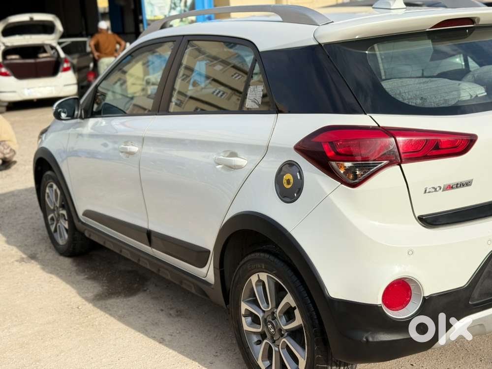 I20 Active White