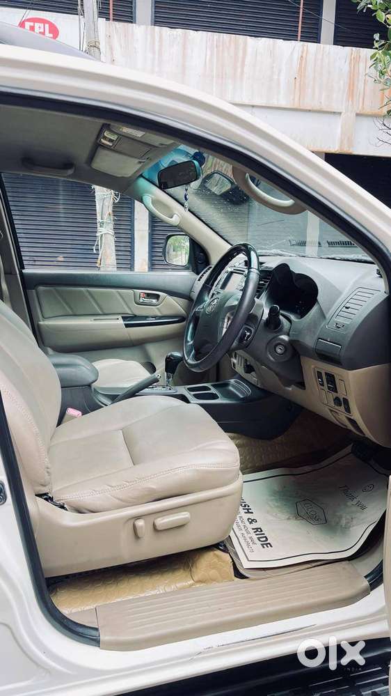 Toyota Fortuner 2013 (registered 2014) – Automatic Diesel