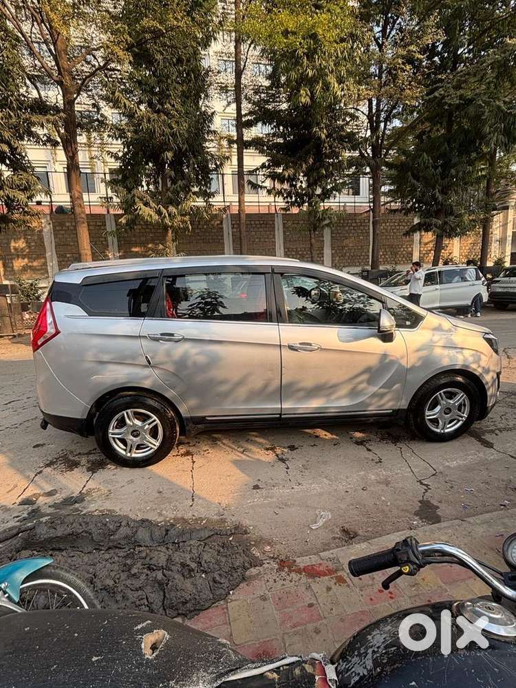 Mahindra Marazzo M6 2019 Last Top Model With Proper Service Record