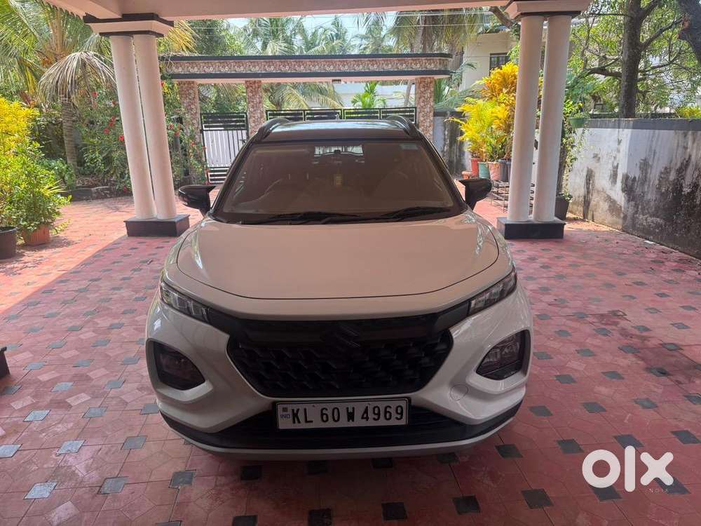 Maruti Suzuki Fronx 2024 Petrol Well Maintained