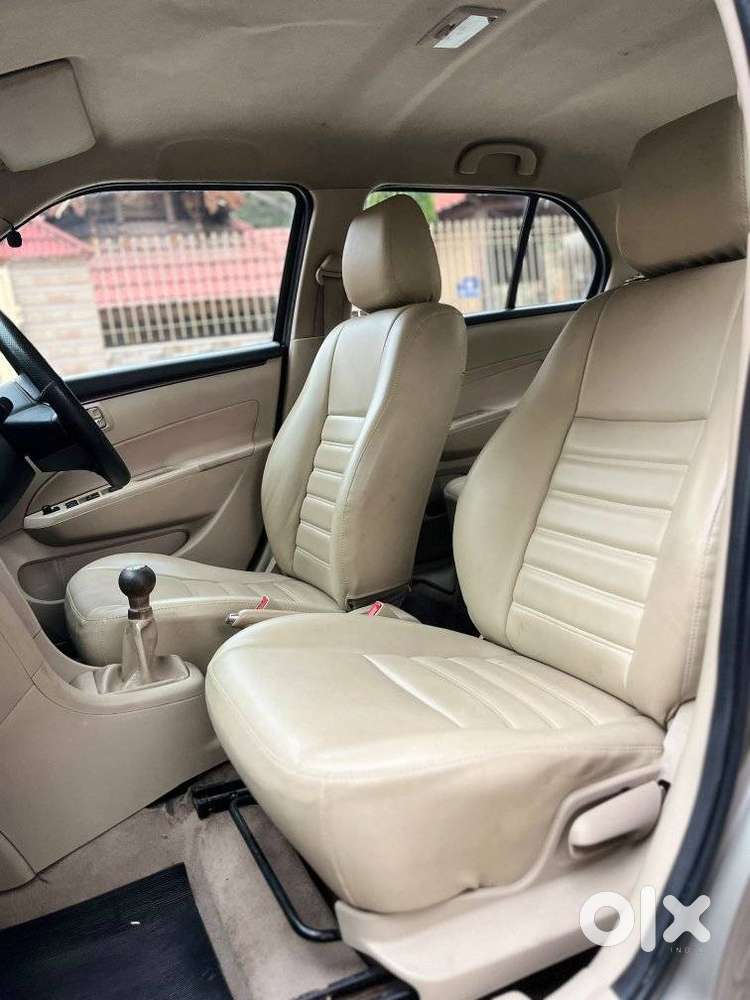 Maruti Suzuki Swift Dzire Vxi Optional, 2015, Petrol