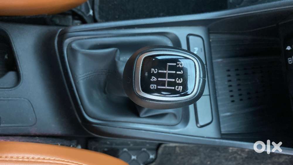 Hyundai Verna 1.5 Sx (o) Petrol Mt, 2024, Petrol