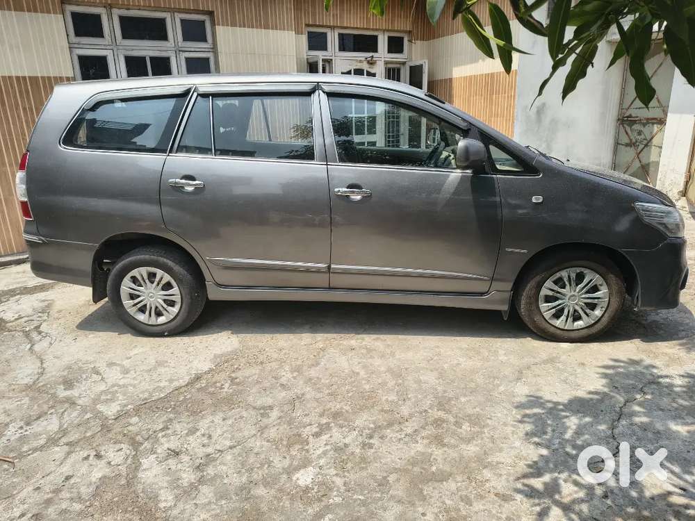 Toyota Innova 2014 Diesel 131110 Km Driven