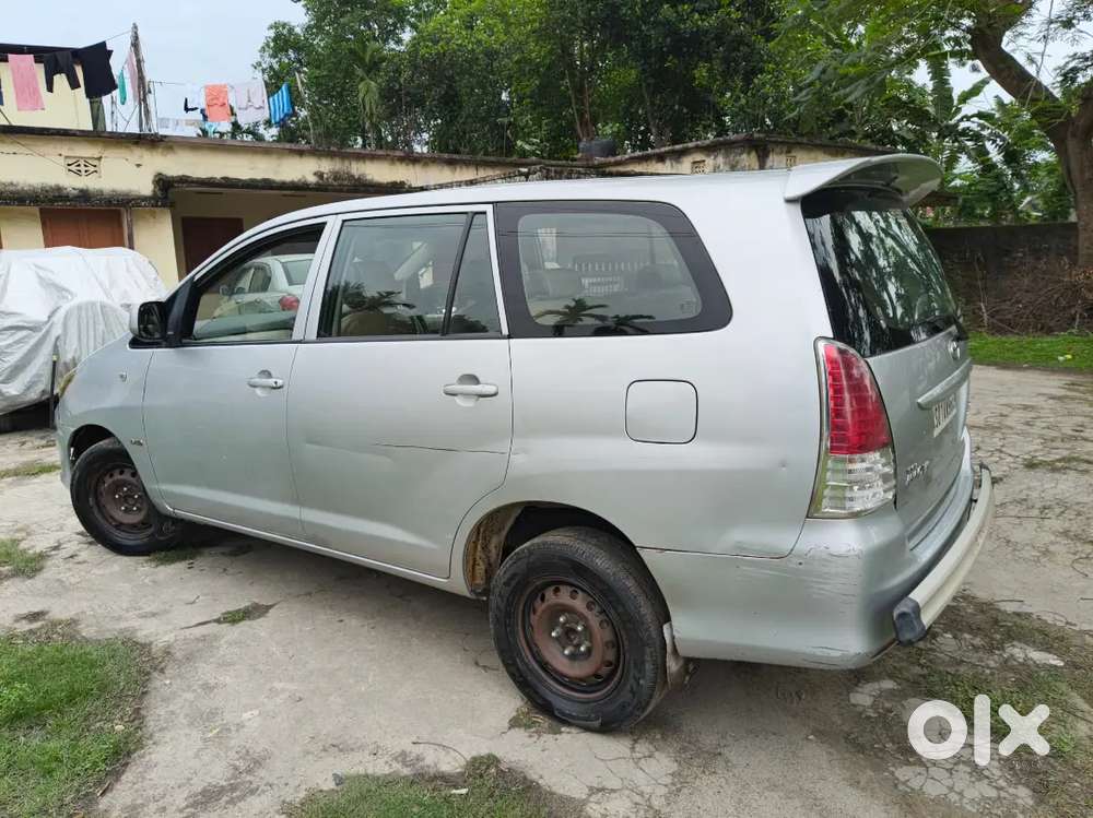 Toyota Innova Car 2010
