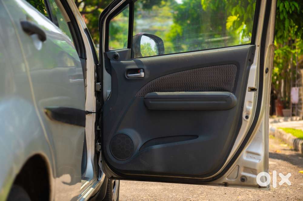 Maruti Suzuki Ritz Vxi, 2013, Petrol