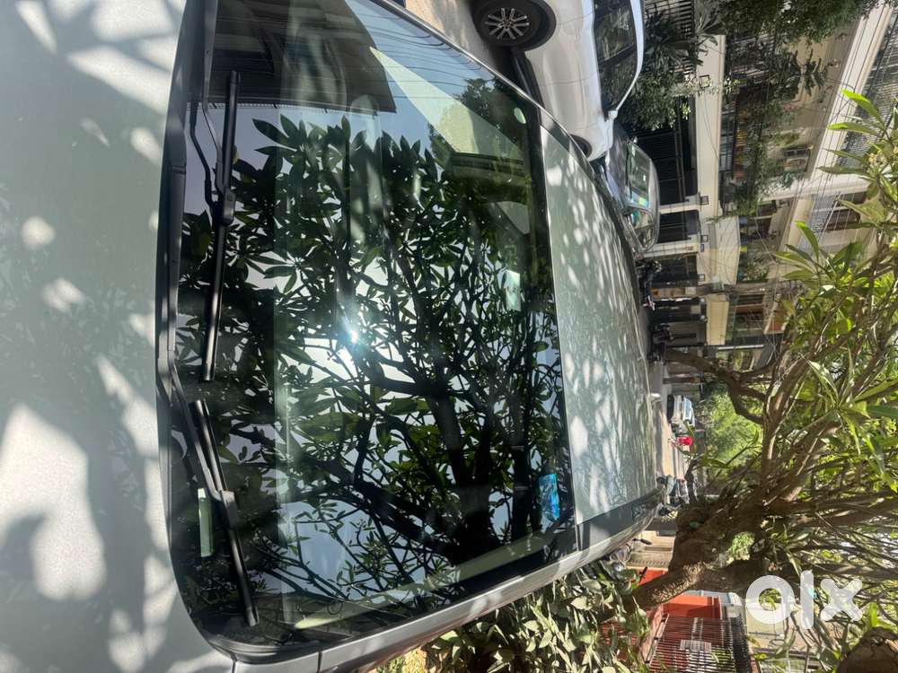 Brand New Showroom Condition Xuv 700 Ax3 Manual