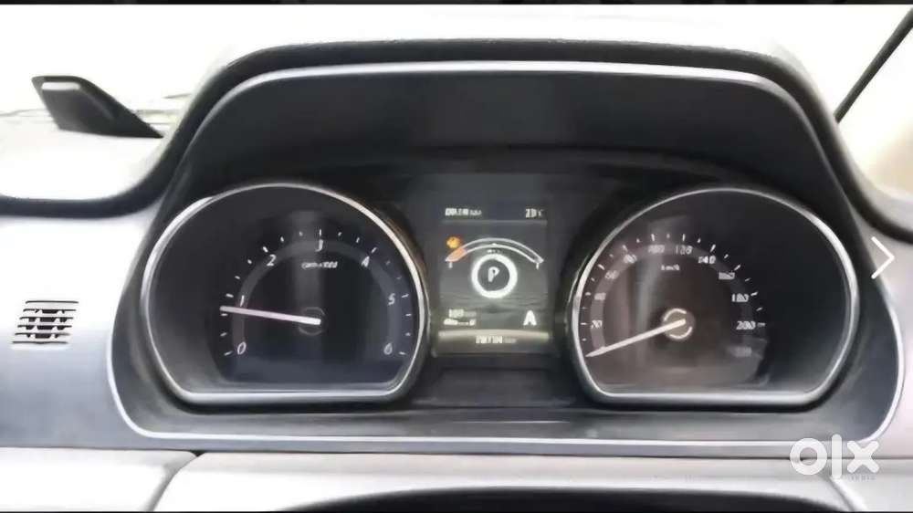 Tata Hexa Top Model 2.2 Xta Dual Tone 7 Seater 2019