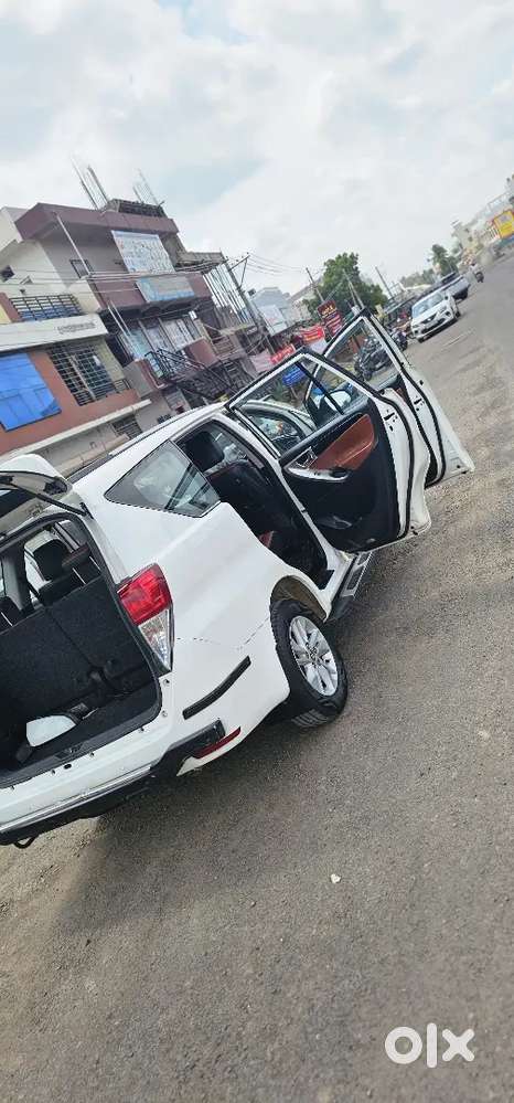 Toyota Innova Crysta 2017 Diesel 83000 Km Driven