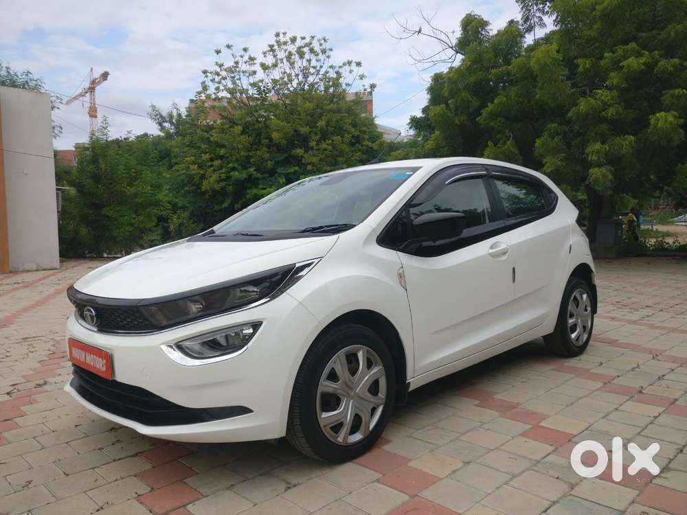 Tata Altroz, 2022, Petrol