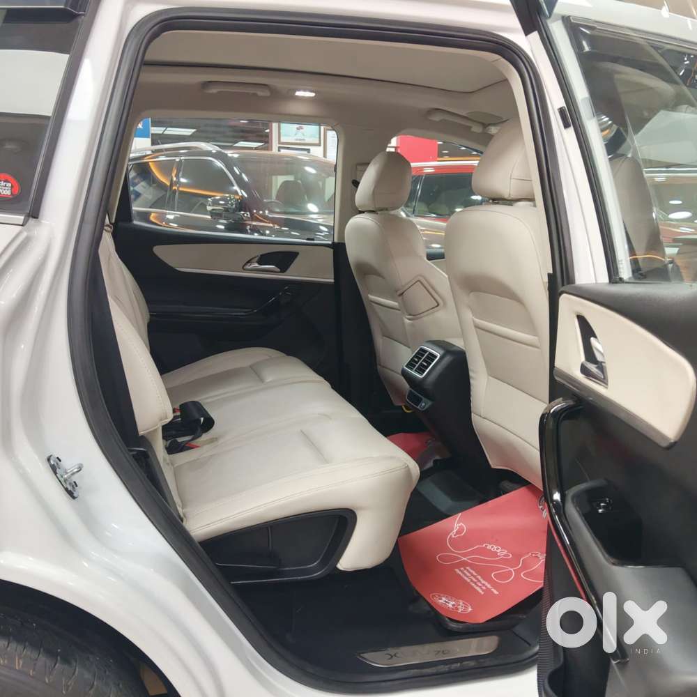 Mahindra Xuv700 2.0 Ax 7 Petrol At Luxury Pack Str, 2023, Petrol
