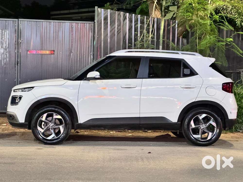 Hyundai Venue 2020 Diesel 161000 Km Driven