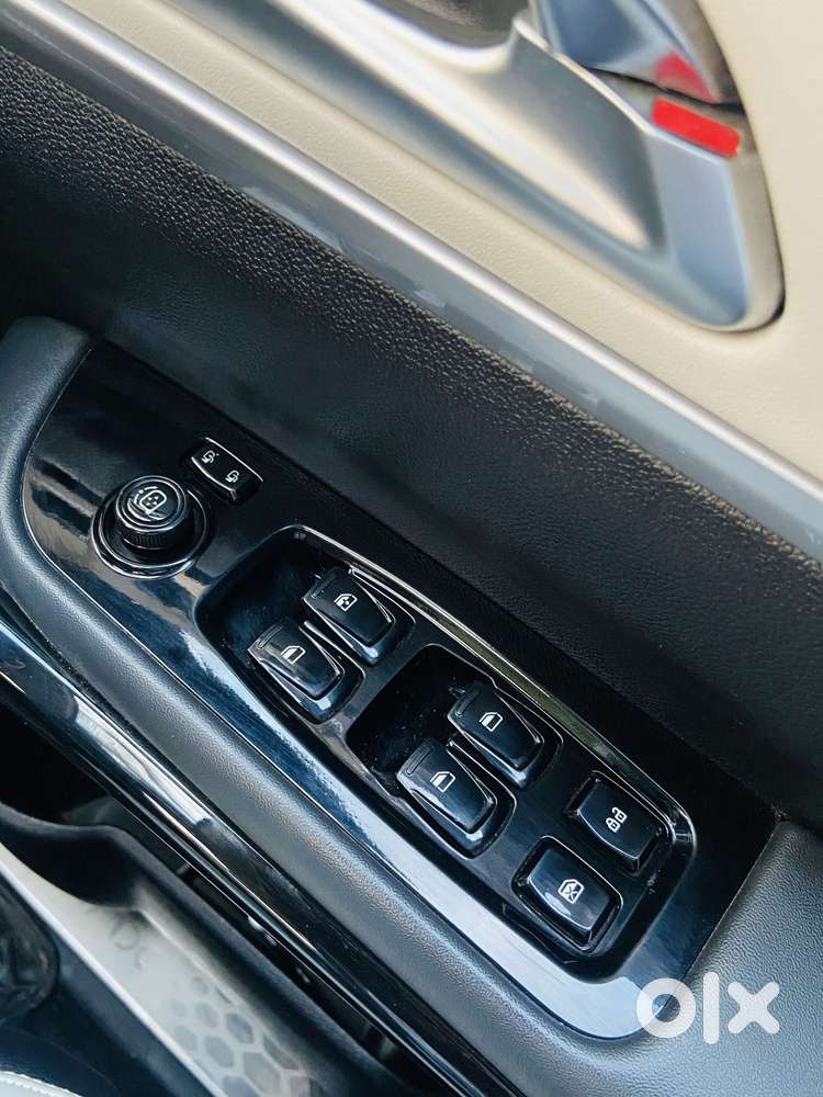 Mahindra Xuv700 2.2 Ax 7 Diesel At Str Awd, 2022, Diesel