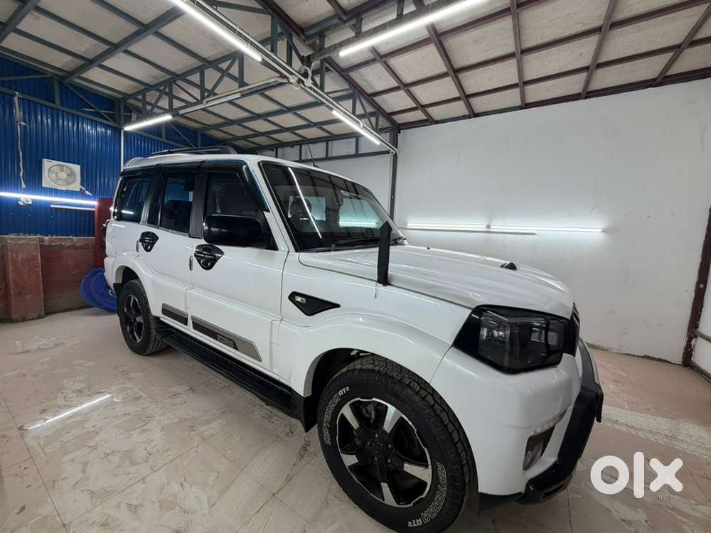 Mahindra Scorpio Classic 2025 Diesel Manual