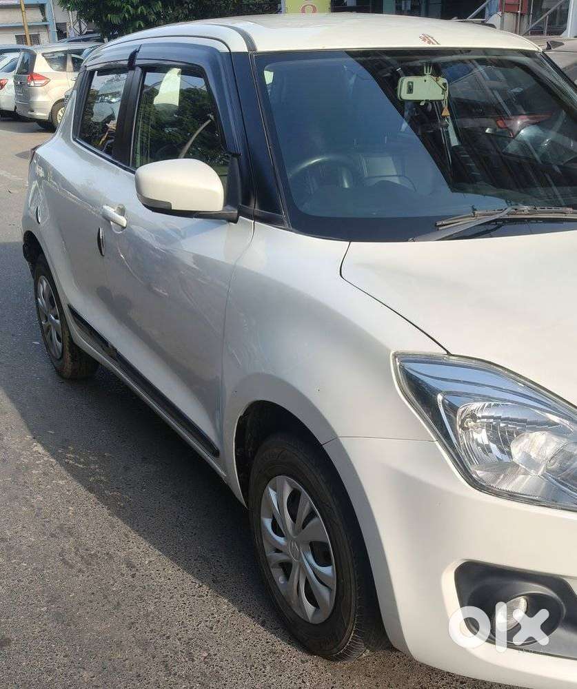 Maruti Suzuki Swift Vxi + Manual, 2023, Petrol