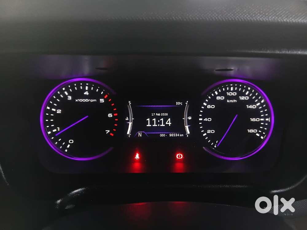 Mahindra Marazzo M8, 2019, Diesel