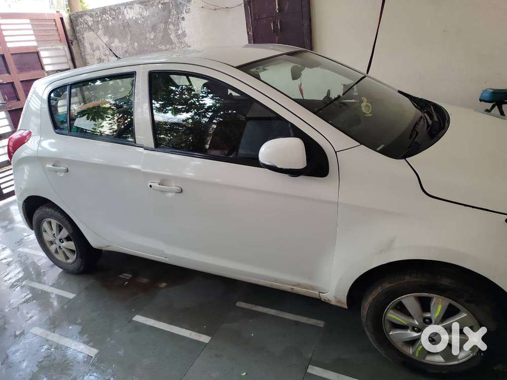 I 20 Car 2012 Model Crdi Sportz 1.4