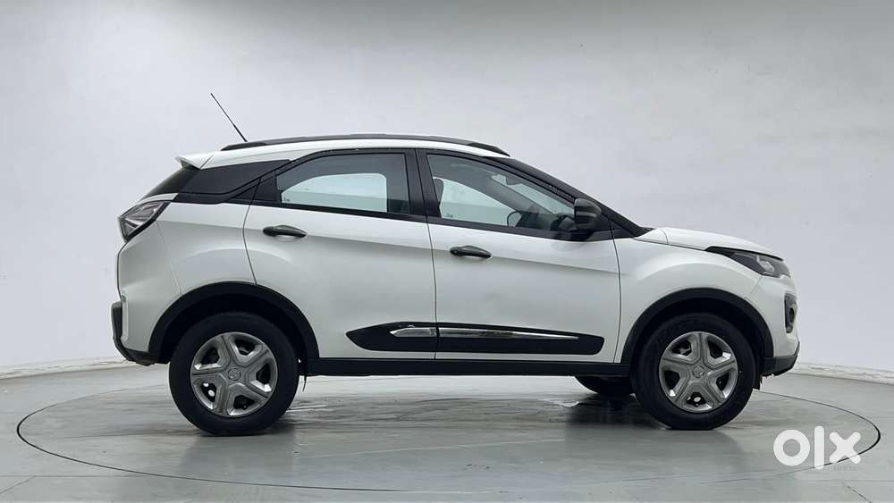Tata Nexon 1.5 Revotorq Xm (s), 2022, Diesel