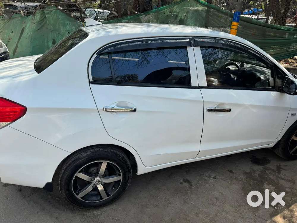 Honda Amaze October 2015