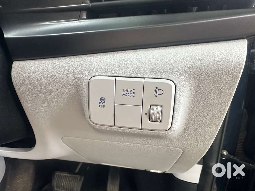 Hyundai I20 Sportz Ivt 2025  Sunroof  16,757 Km