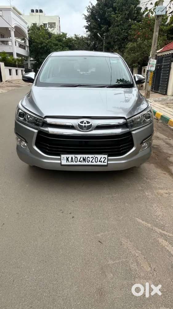 Toyota Innova Crysta 2017 Petrol 125000 Km Driven