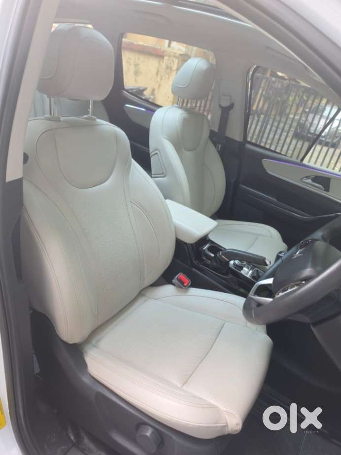 Mahindra Xuv700 2.2 Ax 7 Diesel Mt Str, 2025, Diesel