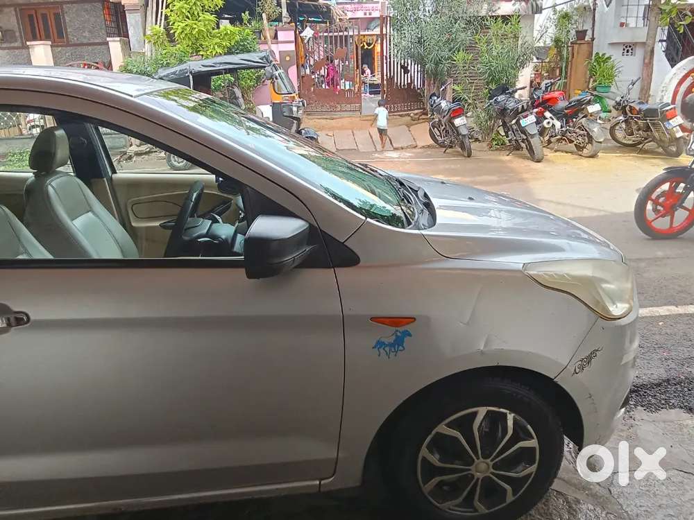 Ford Aspire Titanium Blu 2017