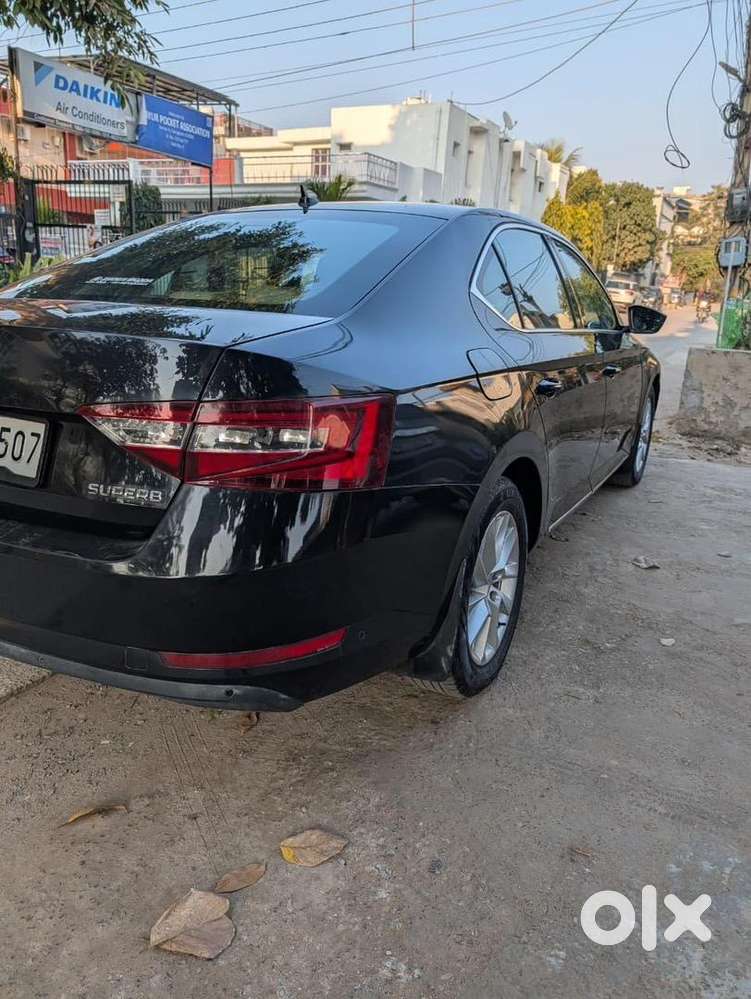 Skoda Superb 2019 Petrol Well Maintained