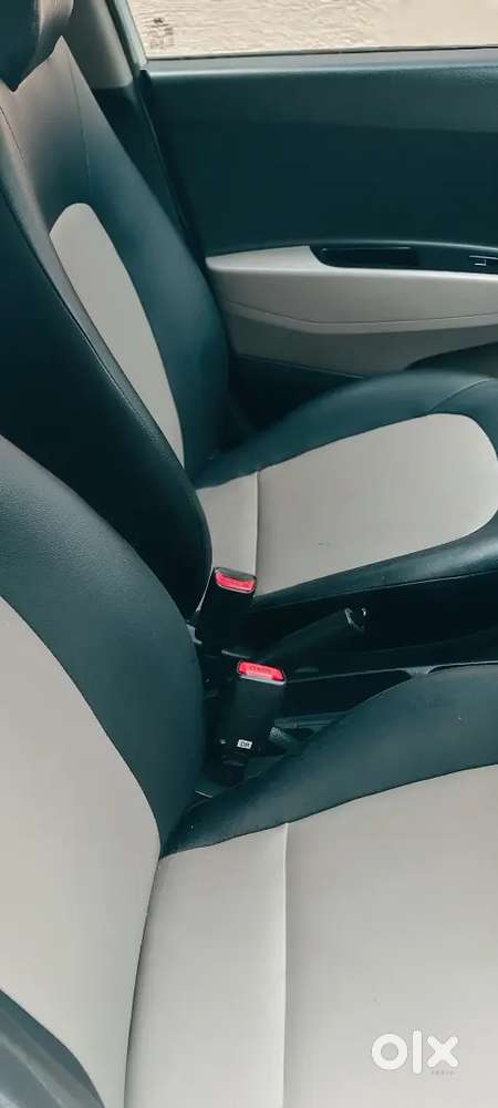 Hyundai Xcent Cng &. Petrol