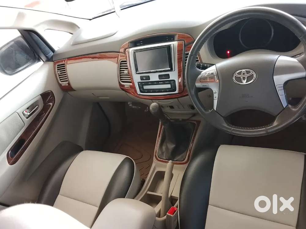 Toyota Innova 2014 Diesel Well Maintained