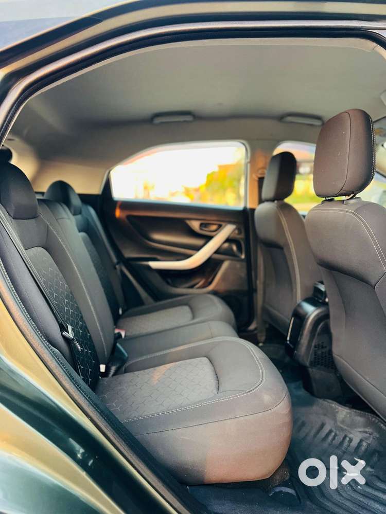 Tata Nexon, 2022, Petrol