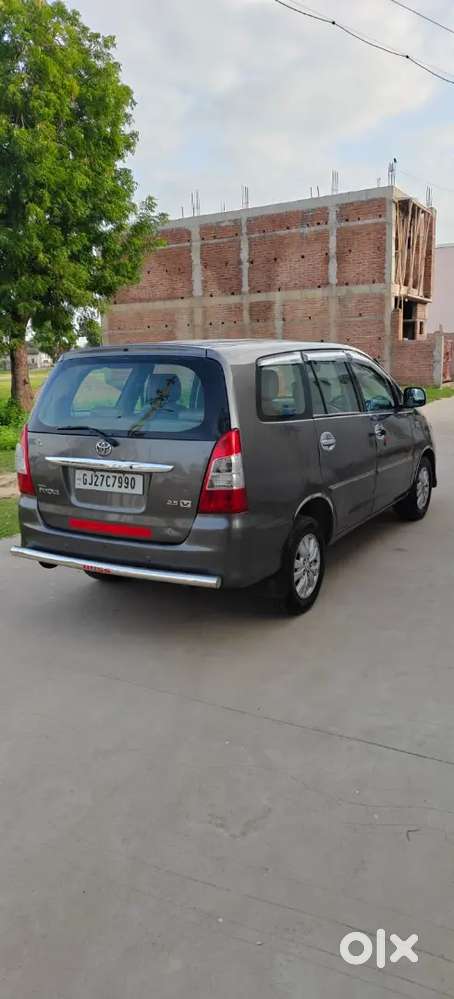 Toyota Innova 2012