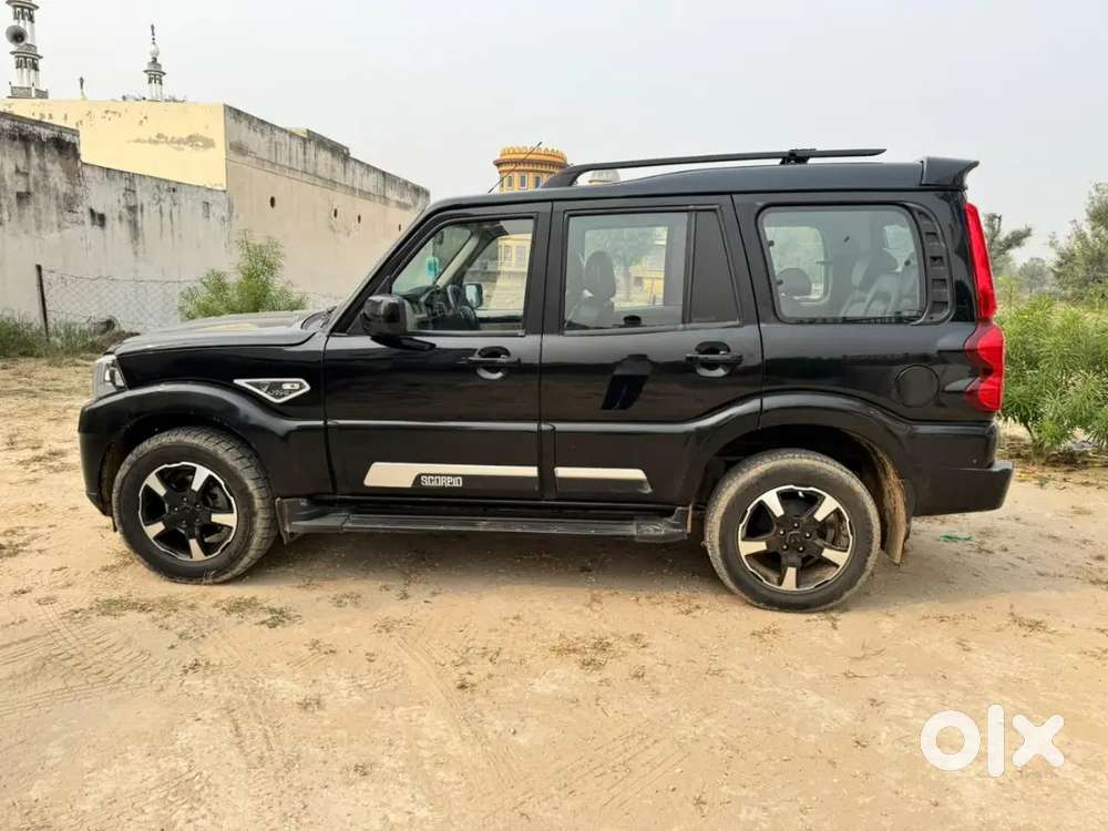 Mahindra Scorpio Classic 2023 Diesel 60000 Km Driven
