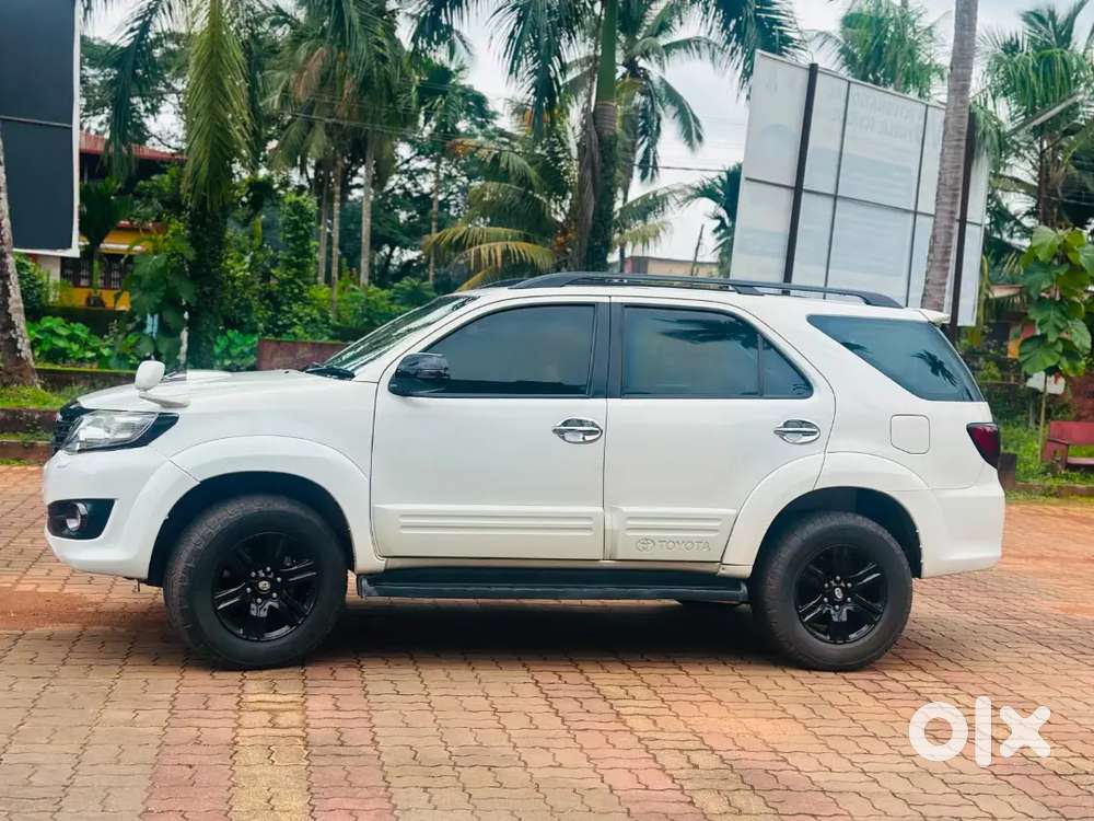 *toyota Fortuner 4x2 * Model 2013 Owner Single Owner Km 1,24,000 S