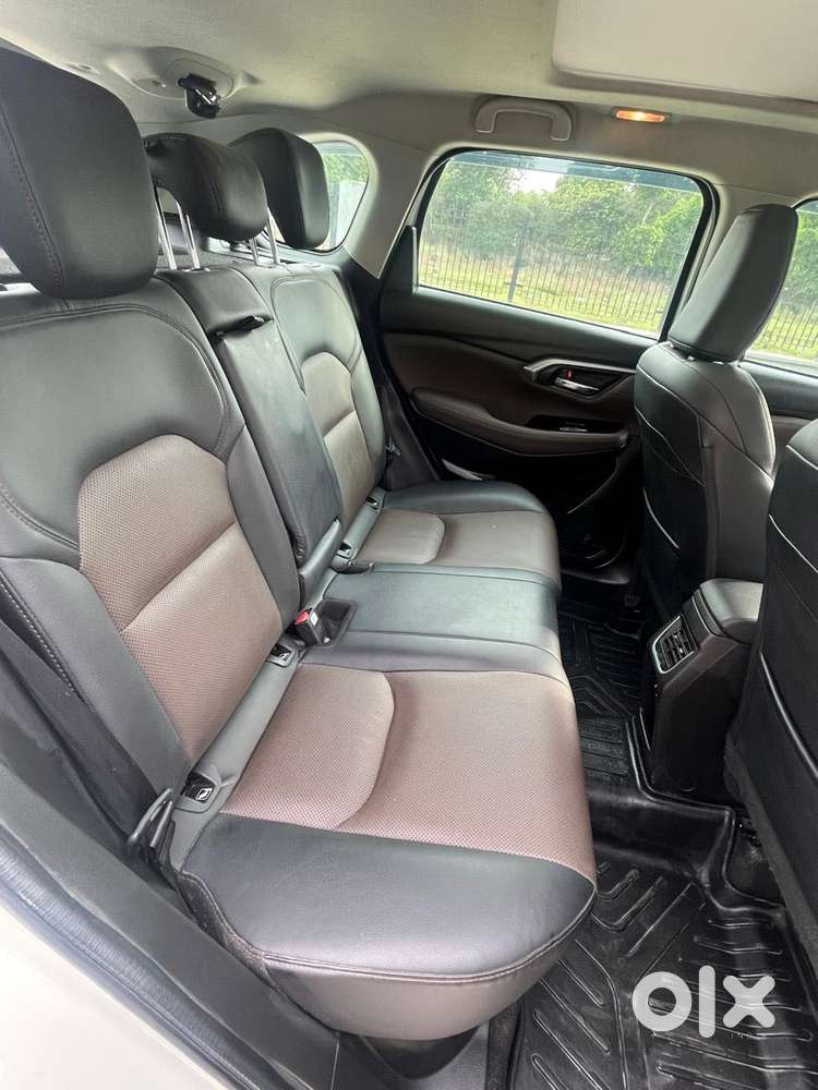 Toyota Urban Cruiser Hyryder 1.5 V Hybrid, 2023