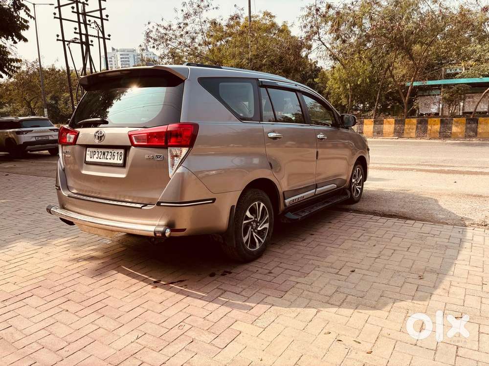 Toyota Innova Crysta 2.4 Vx Mt, 2022, Diesel