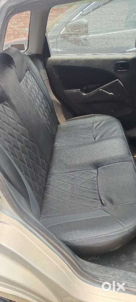 Ford Figo Zxi Petrol 2012