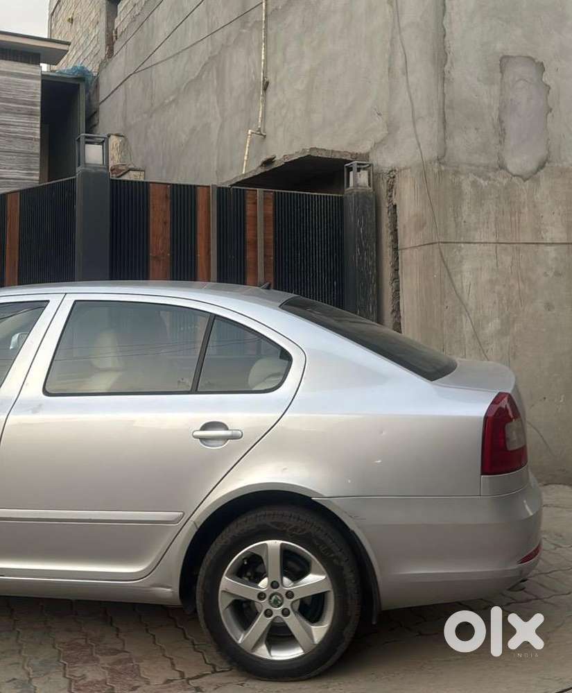Skoda Laura 2012 Diesel 74830 Km Driven