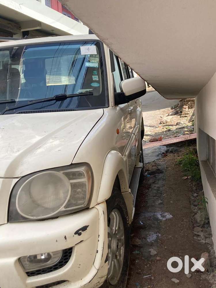 Mahindra Scorpio 2011 Well Maintained  Vlx Diamond White .