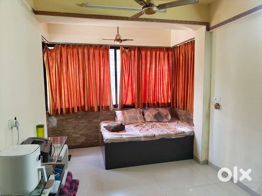 Looking for male bachelor for hall