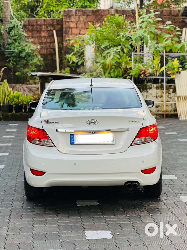 Hyundai Verna 1.6 Sx (o) Crdi Anniversary Edition, 2014, Diesel